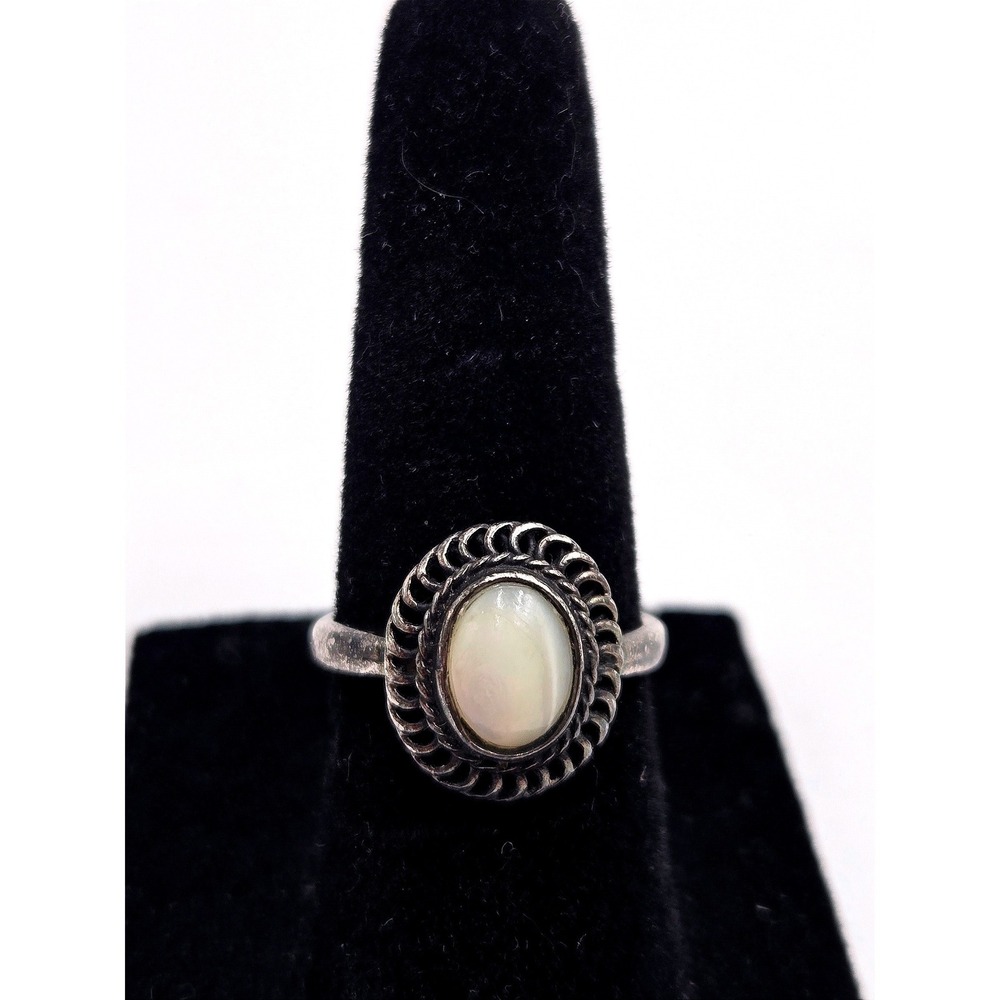 Vintage Cellini Silver Tone Mother of Pearl Oval Rope Border Statement Ring